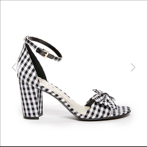 🌼Sandal Sale🌼 Plaid White Black Platform Heels - Picture 3 of 4
